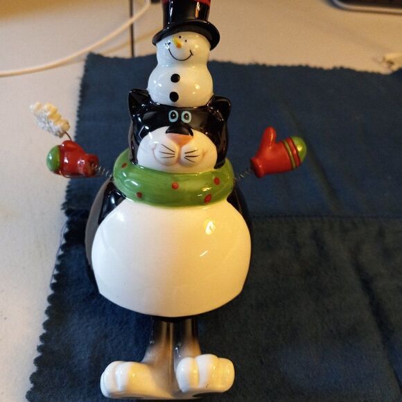 Bell Cat Ornament with Trembling Mittens Cottagecore Grandmacore Holiday - Picture 11 of 11